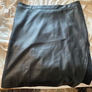 Universal Standard | Faux Leather Pencil Skirt